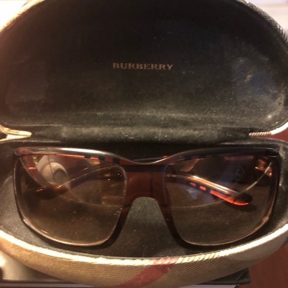 Burberry Plaid Burgundy Sunglasses with Original Case - Picture 3 of 7
